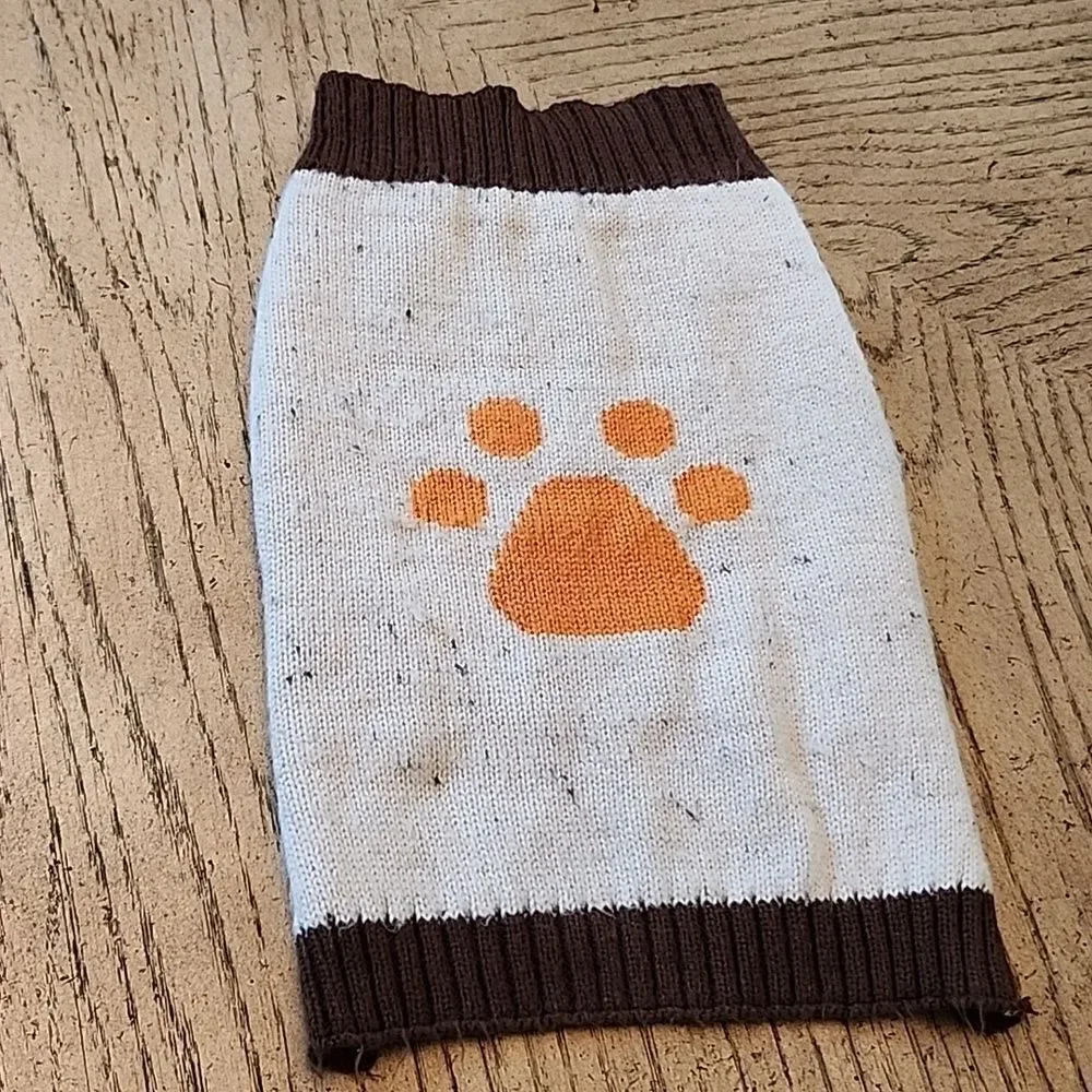 Dog sweater paw size M